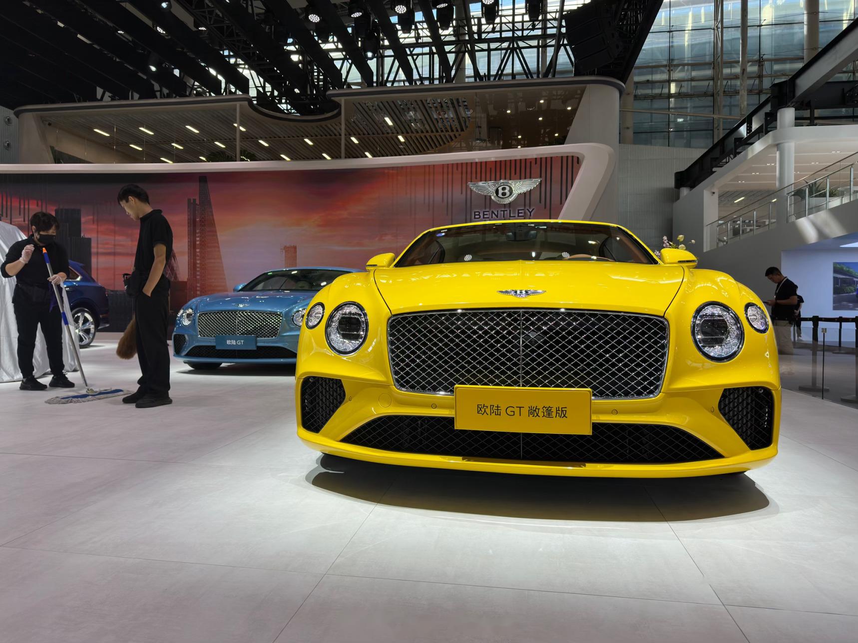 这台也太好看了吧! 969696黄色宾利欧陆gtc999999