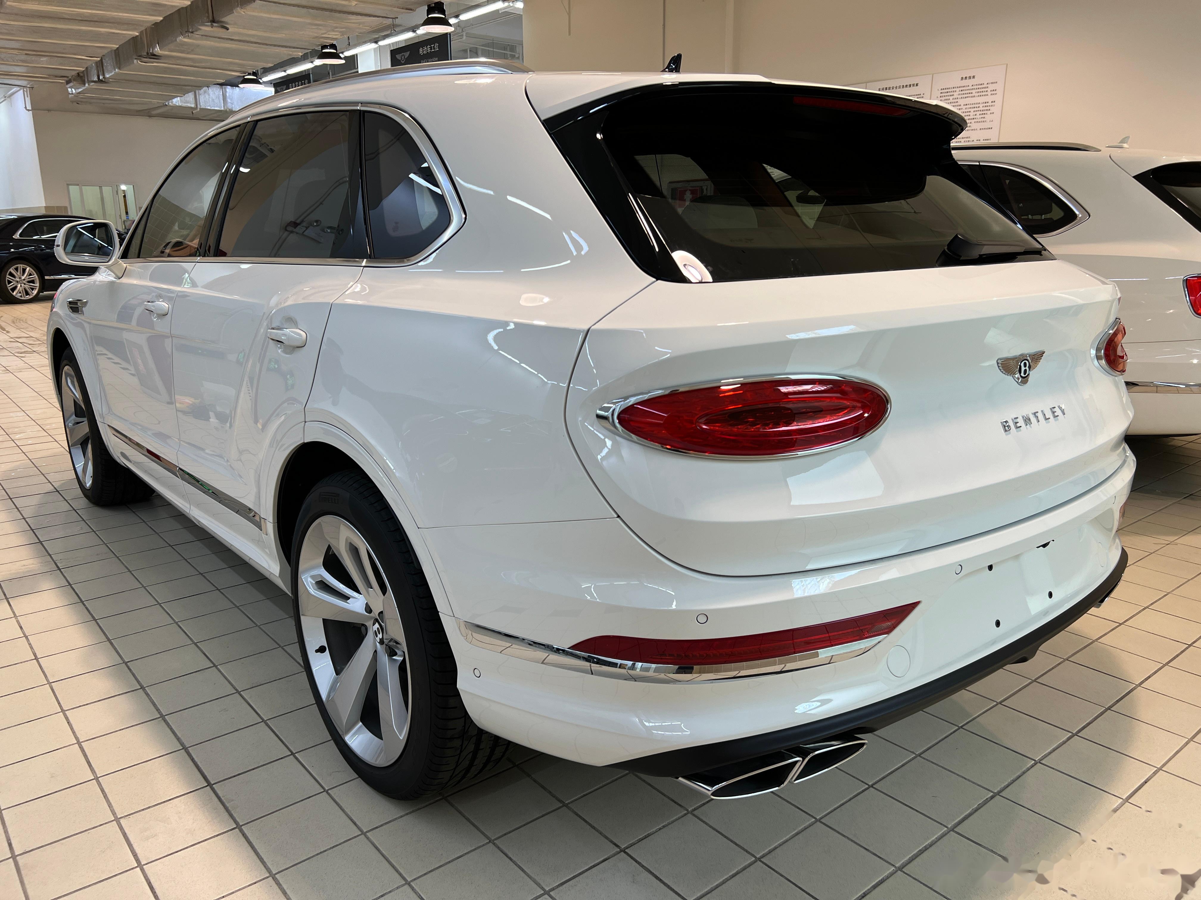 添越,现在适合买吗?传统点白色还是银色,还是婴儿蓝?