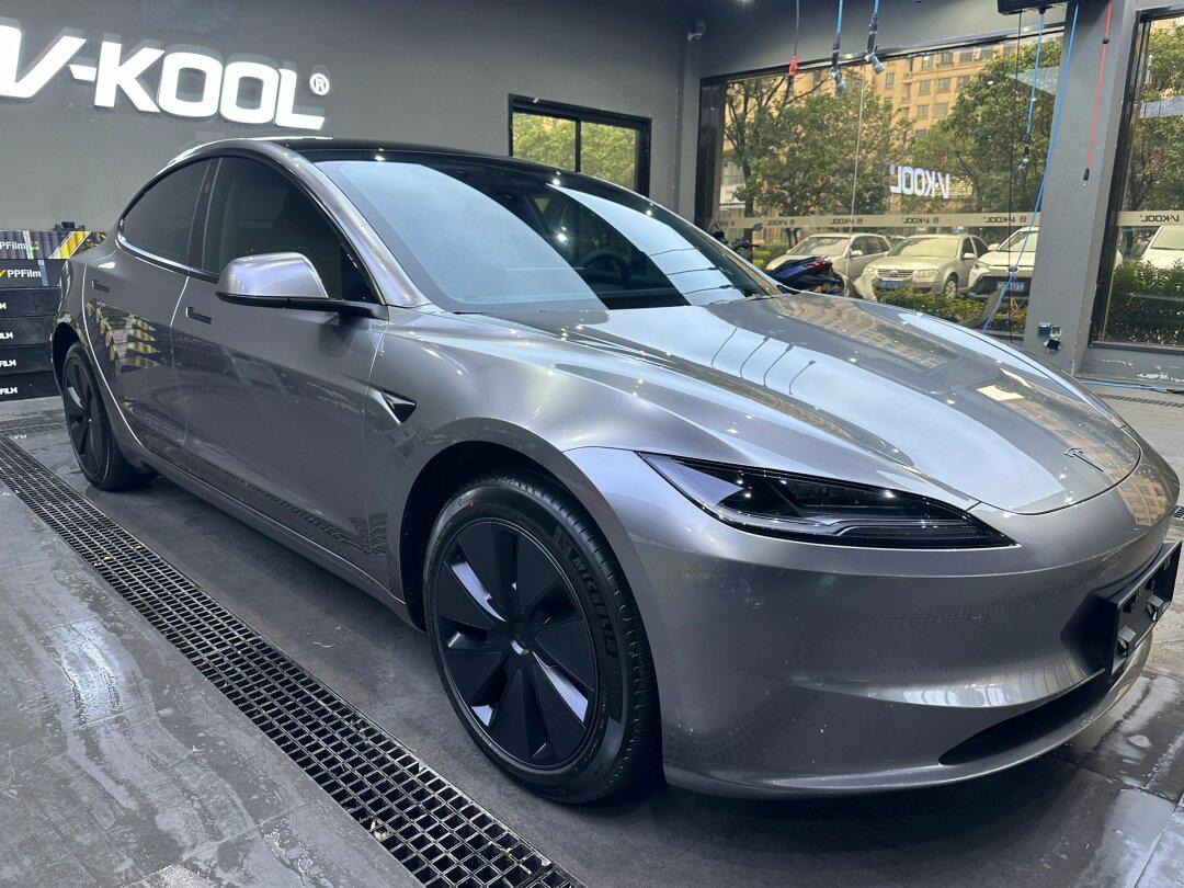 特斯拉model3银色图片