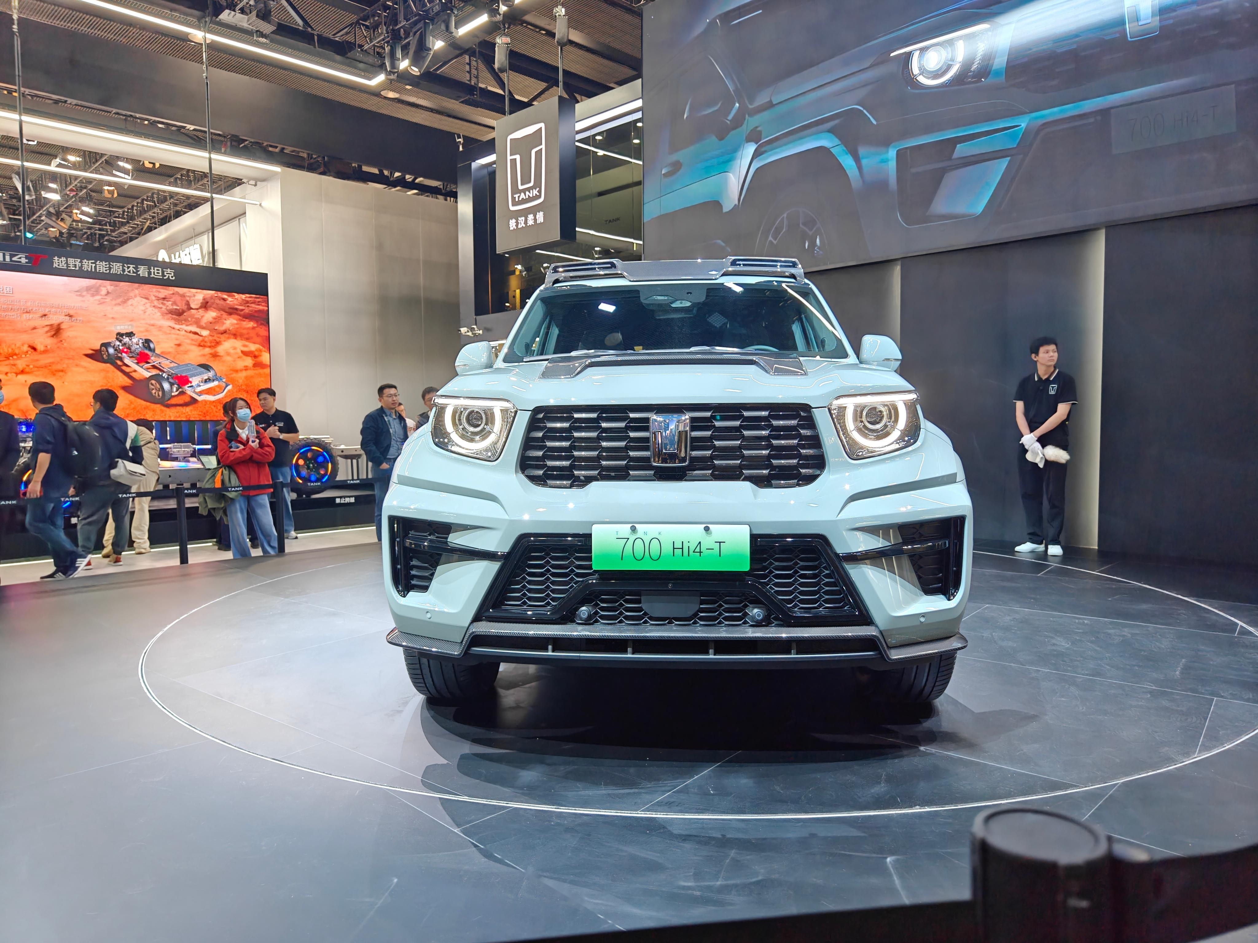 坦克700hi4-t首发限定版,70辆,70万,作为一款v6t插电混动硬派越野s