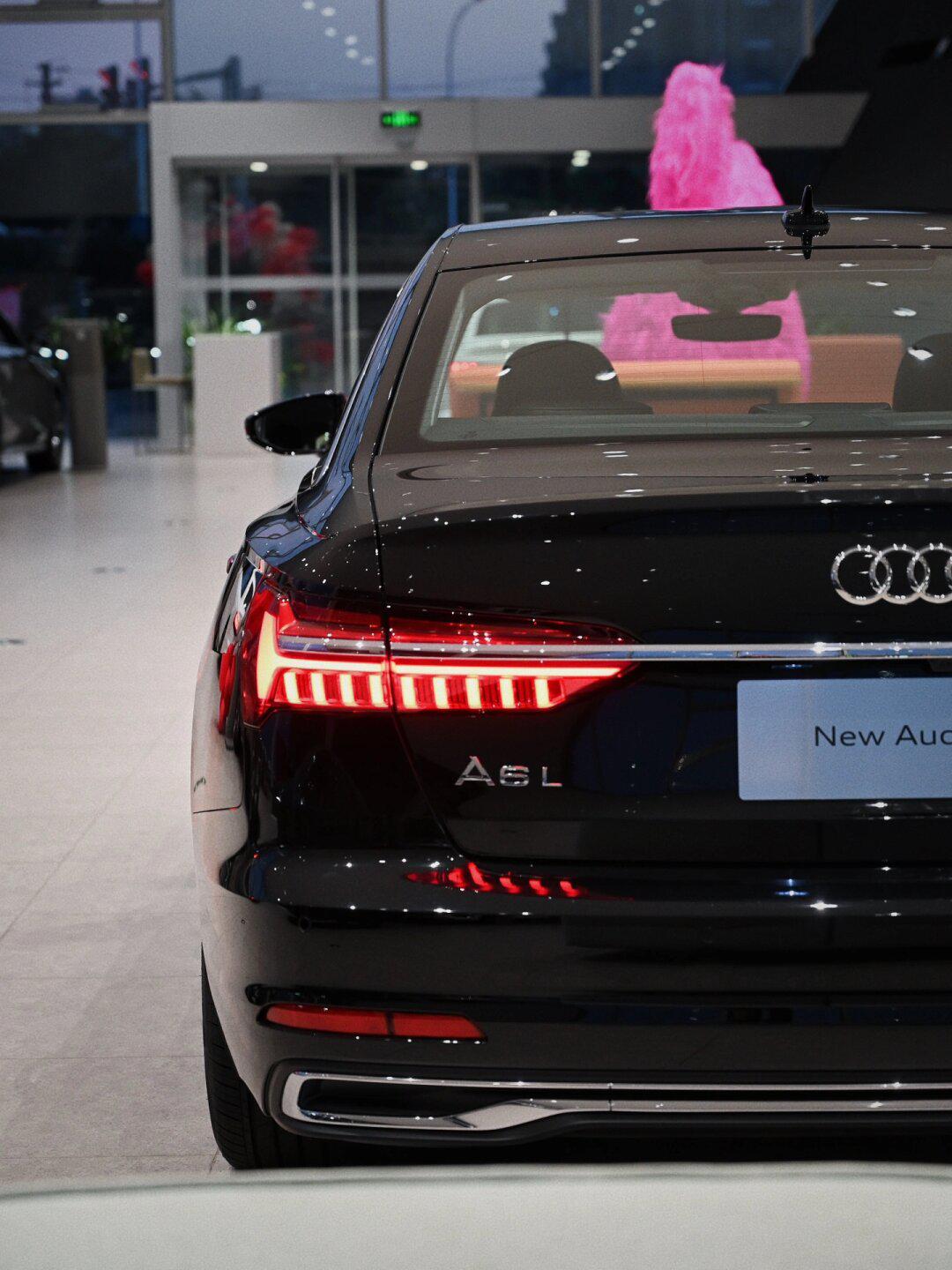 奥迪a6l 中高端商务轿车