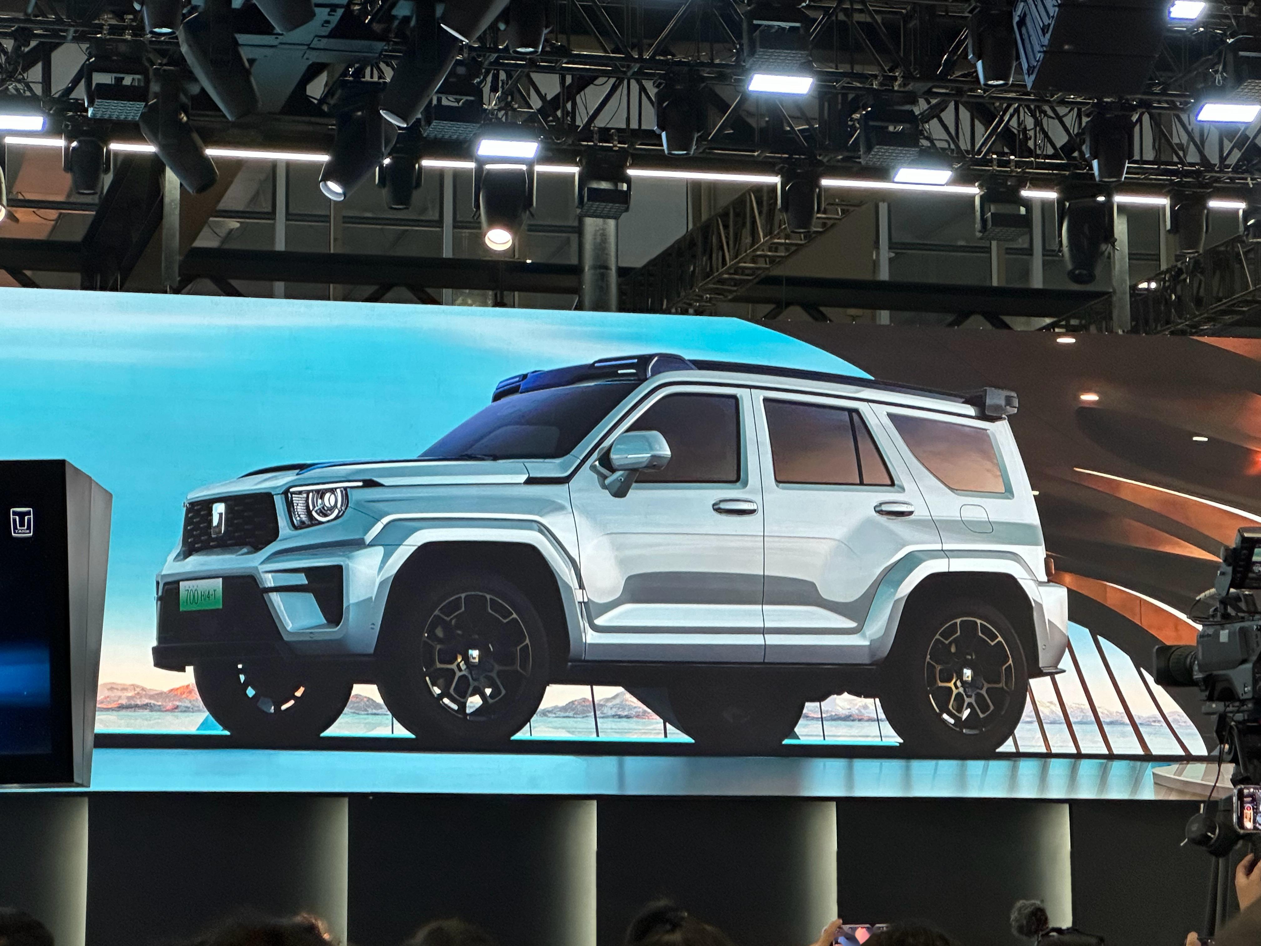 坦克700 hi4-t首发限定款预售价格直接70万,我估计正式售价应该在65-6