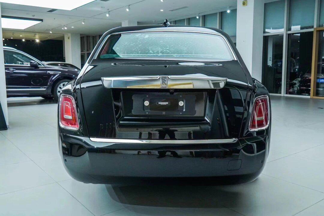 劳斯莱斯幻影加长 116x万含消费税