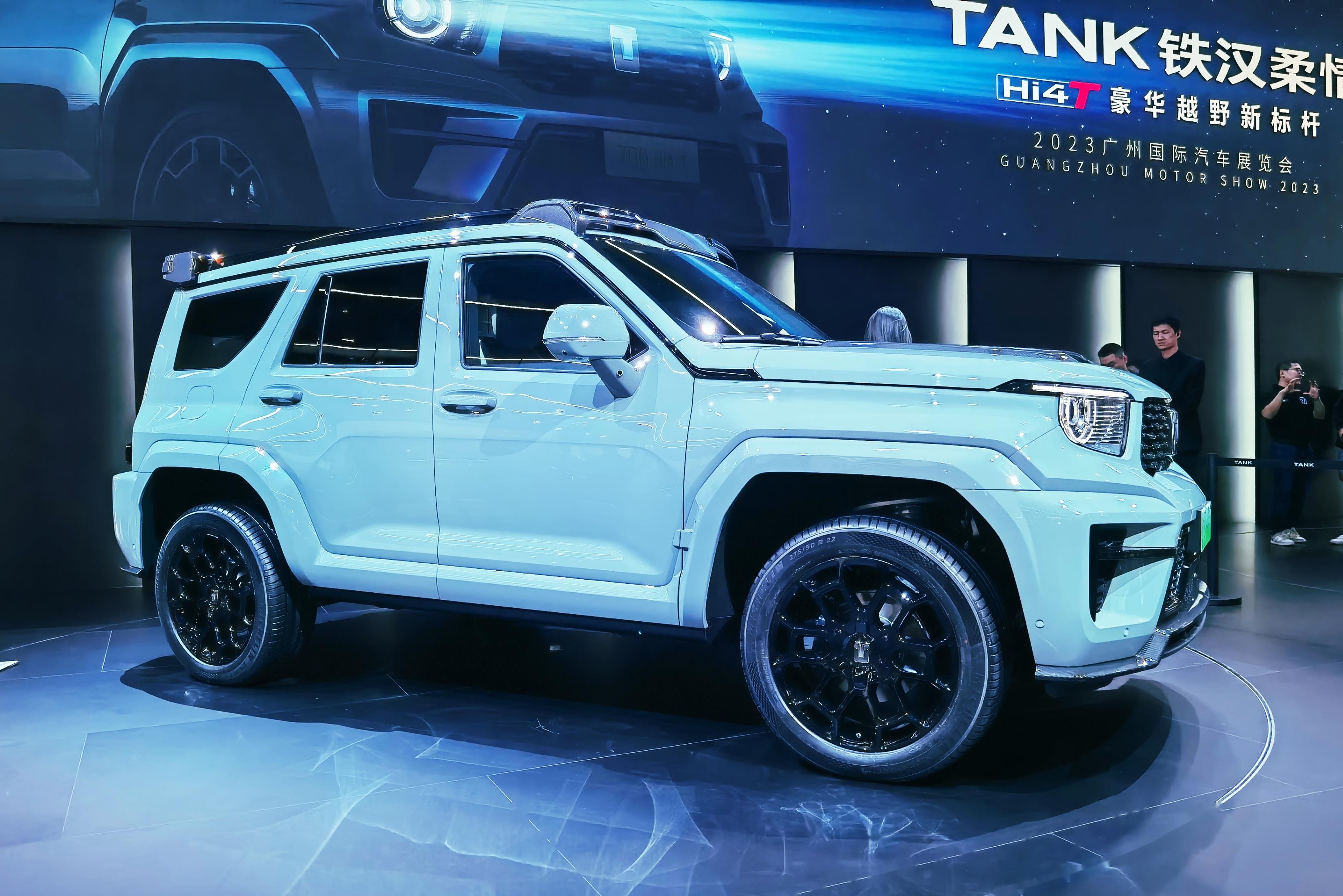 坦克700 hi4-t实车非常有气势,高大威猛,而且是非常原创的设计.