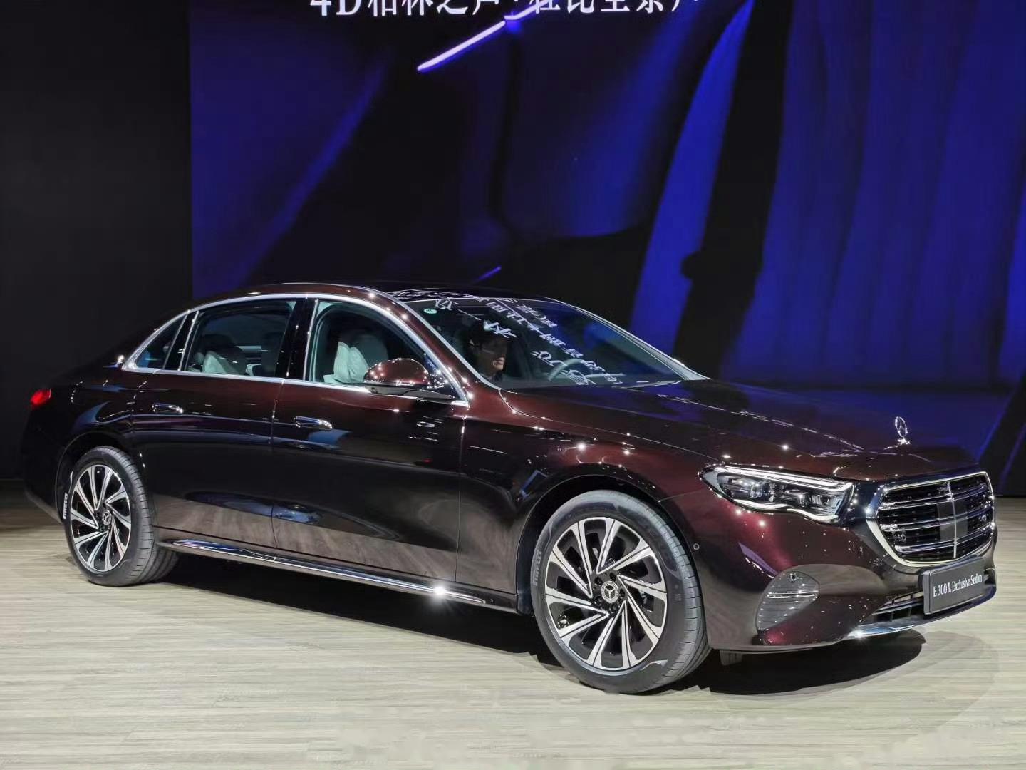 全新奔驰e开启预售,预售价45-54万.奔驰e260 l预售价45万; 奔驰e3
