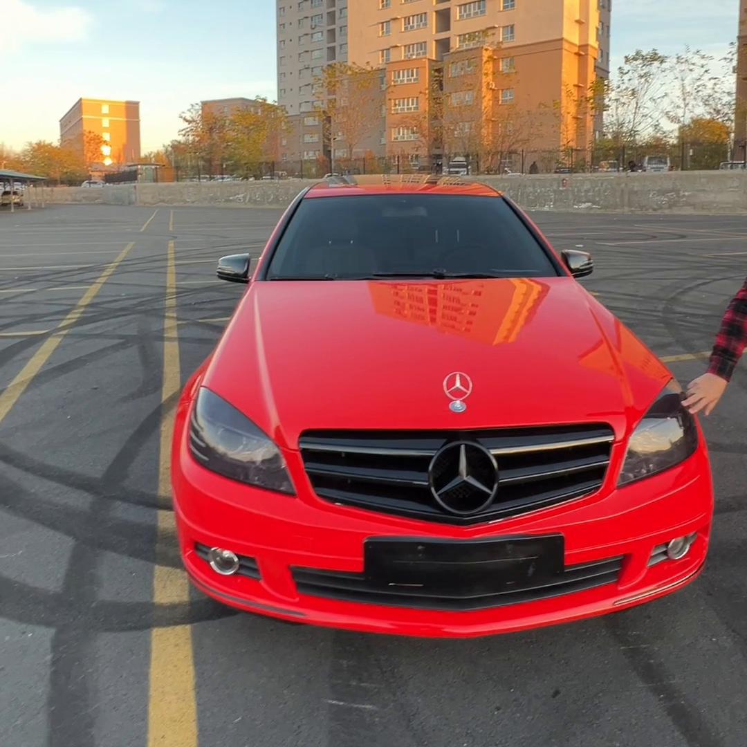 首先从外观上看,奔驰c