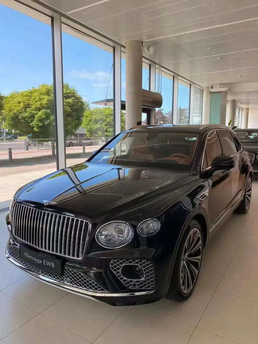 23款宾利添越长轴 首发限量版 鲸鱼黑 内饰 纽马克特褐(全球限量)