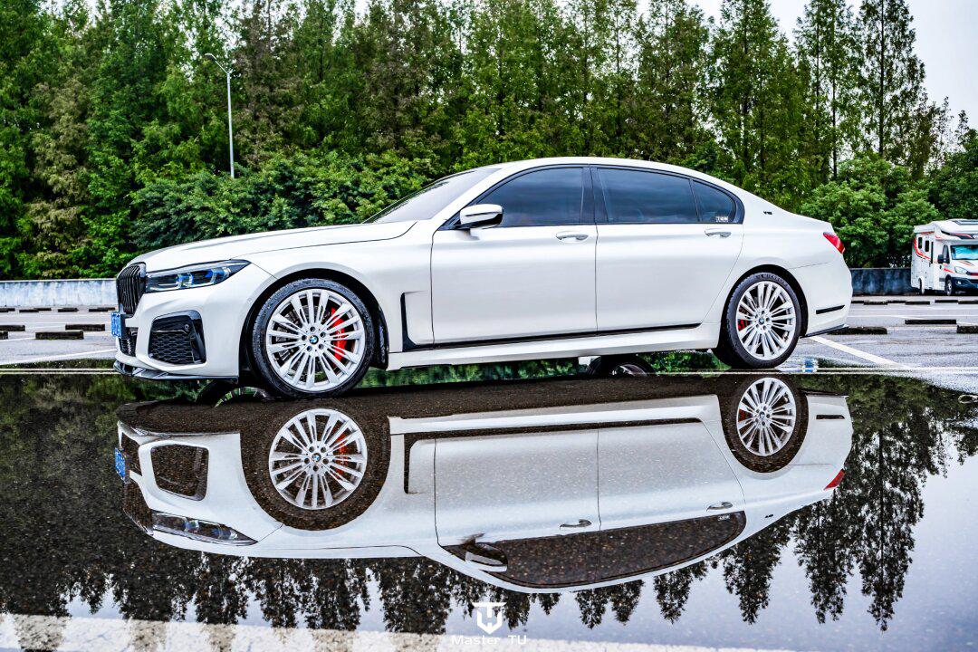 宝马7系g12白武士你见过吗