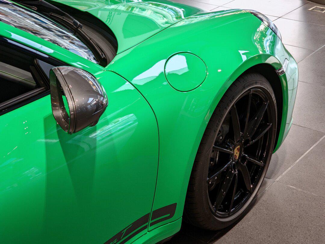 真青蛙王子配色?保时捷911巨蟒绿