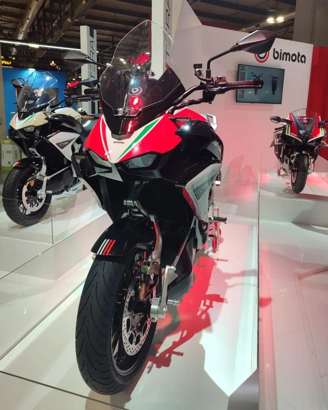 在这次米兰车展上,一个久违的品牌bimota比莫塔又重新带来一款增压