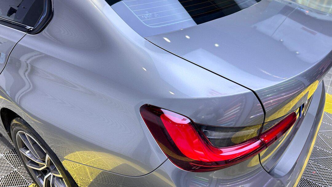 镀铬条黑化,中网更换,贴个改色膜,这才牛