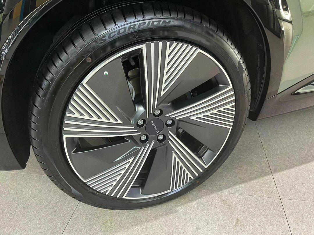 从外观看领克08