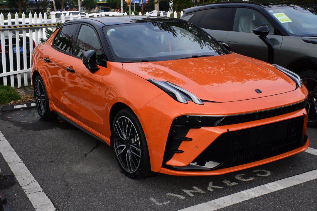 领克0392拿捏了!人类高质量轿跑!