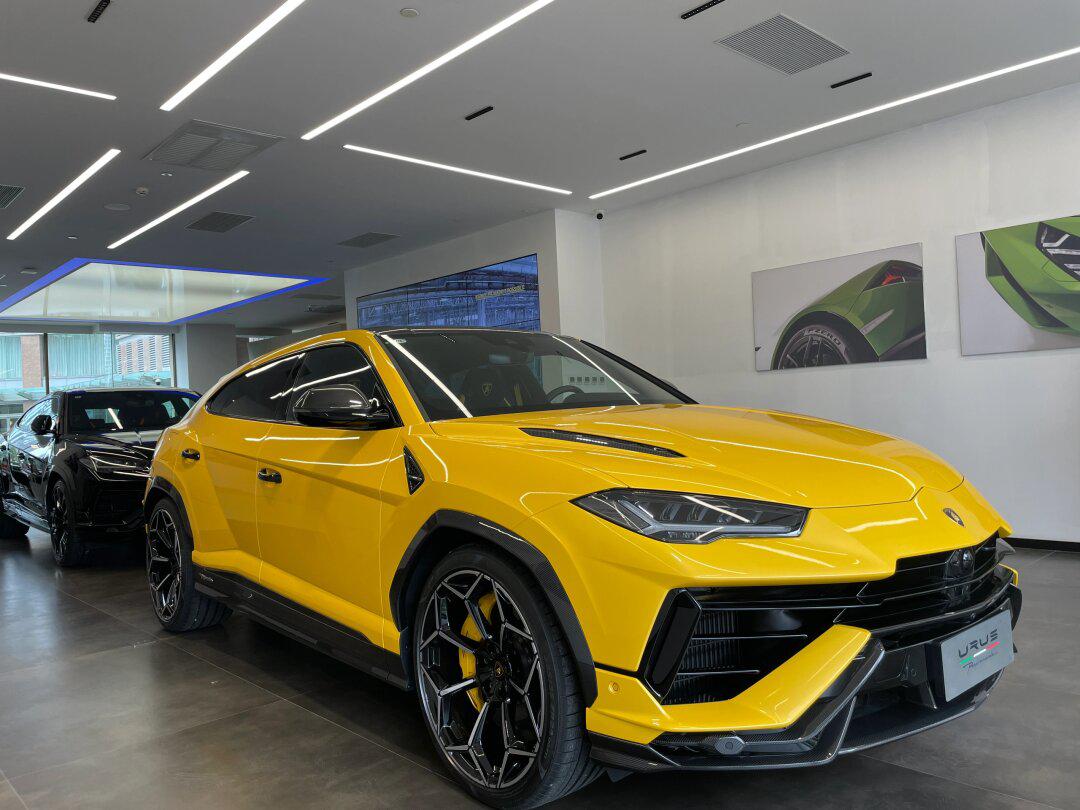 兰博基尼 urus performante黄/黑 现车
