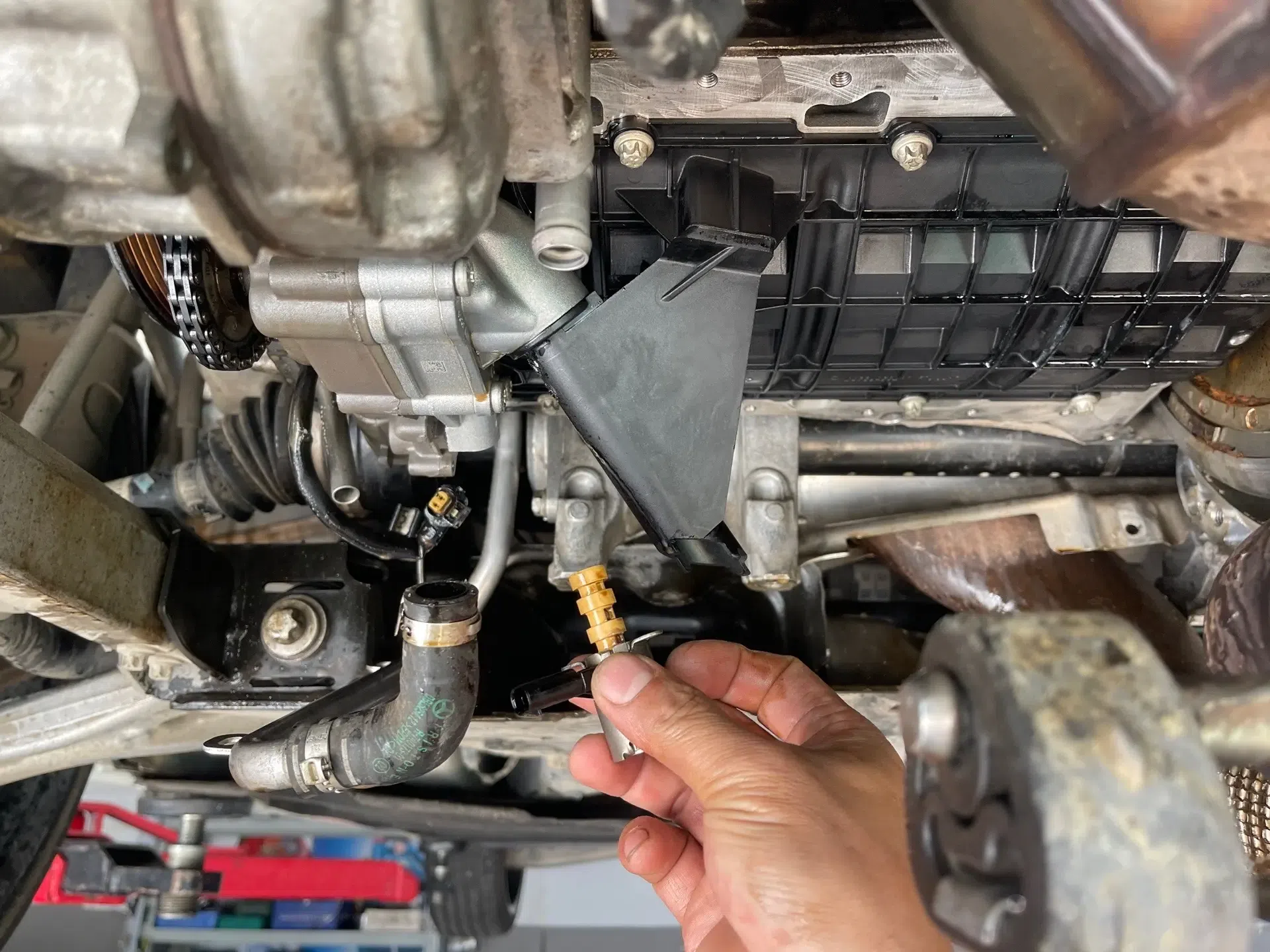 奔驰,奔驰133发动机检修一波,期待的的声浪.