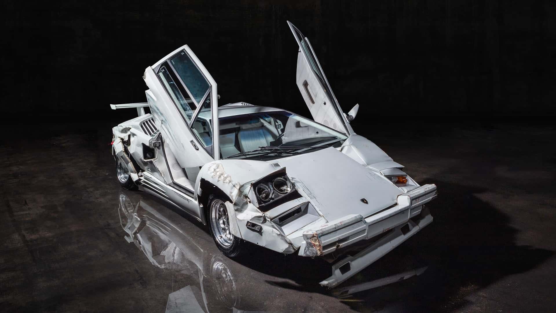 电影《华尔街之狼》中被小李子撞毁的兰博基尼countach 25周年纪念版