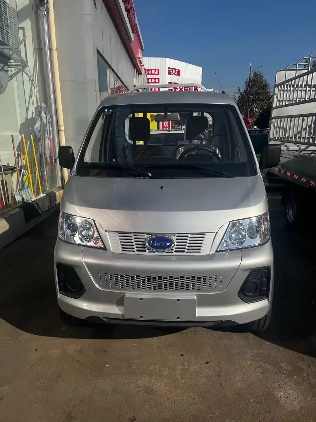 开瑞优劲ev 07,载重1吨多,续航200公里左右,快充从30%充到80%半小时