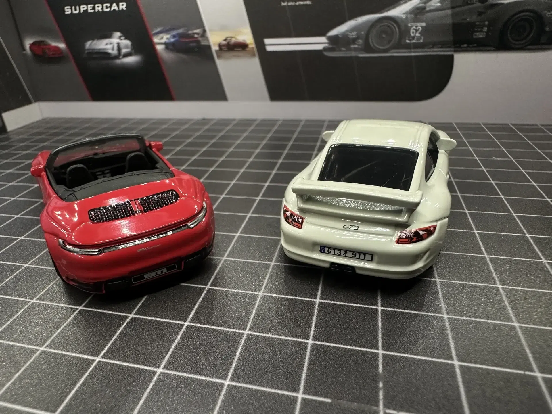 火柴盒新批次 保时捷911 gt3 和 911 卡雷拉敞篷 我不知道别人怎么选