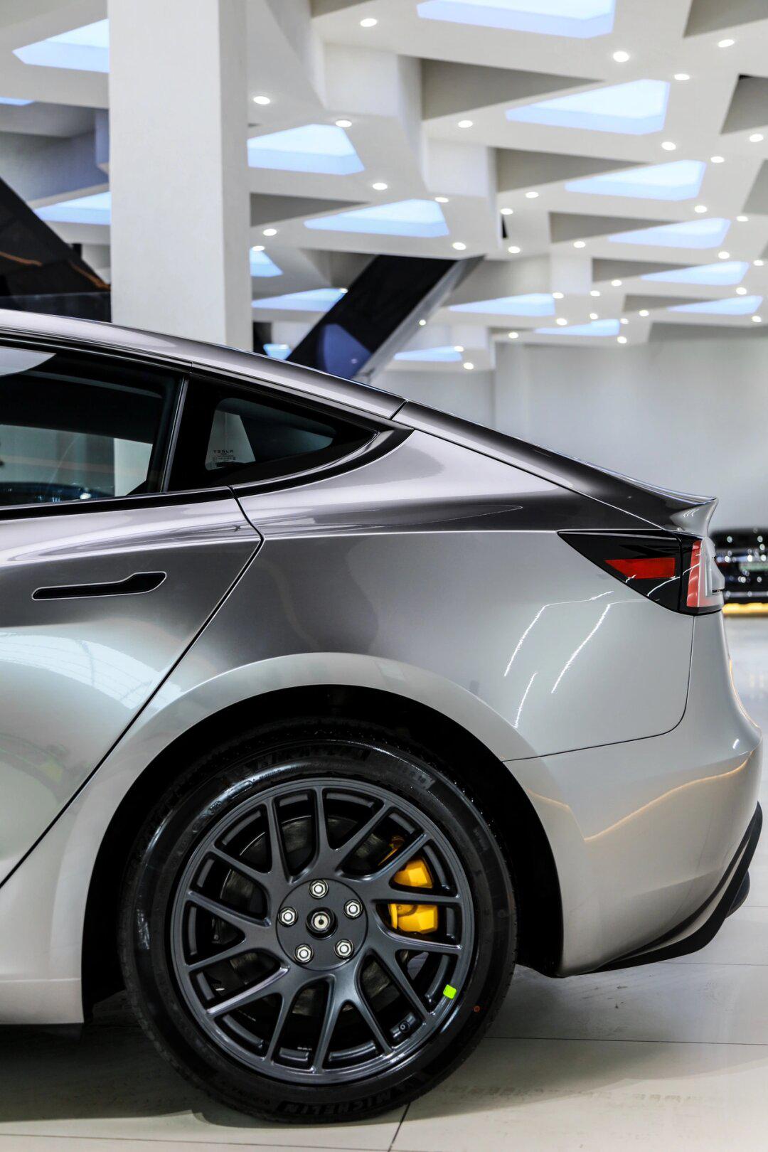 全新model3液态金属银