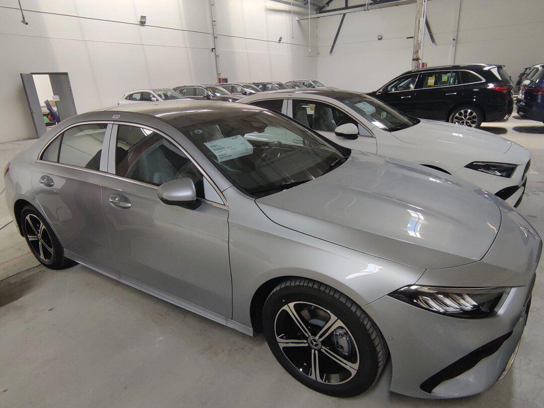 当前位置:>易车>社区>奔驰a级社区>奔驰时空银黑内a200l>