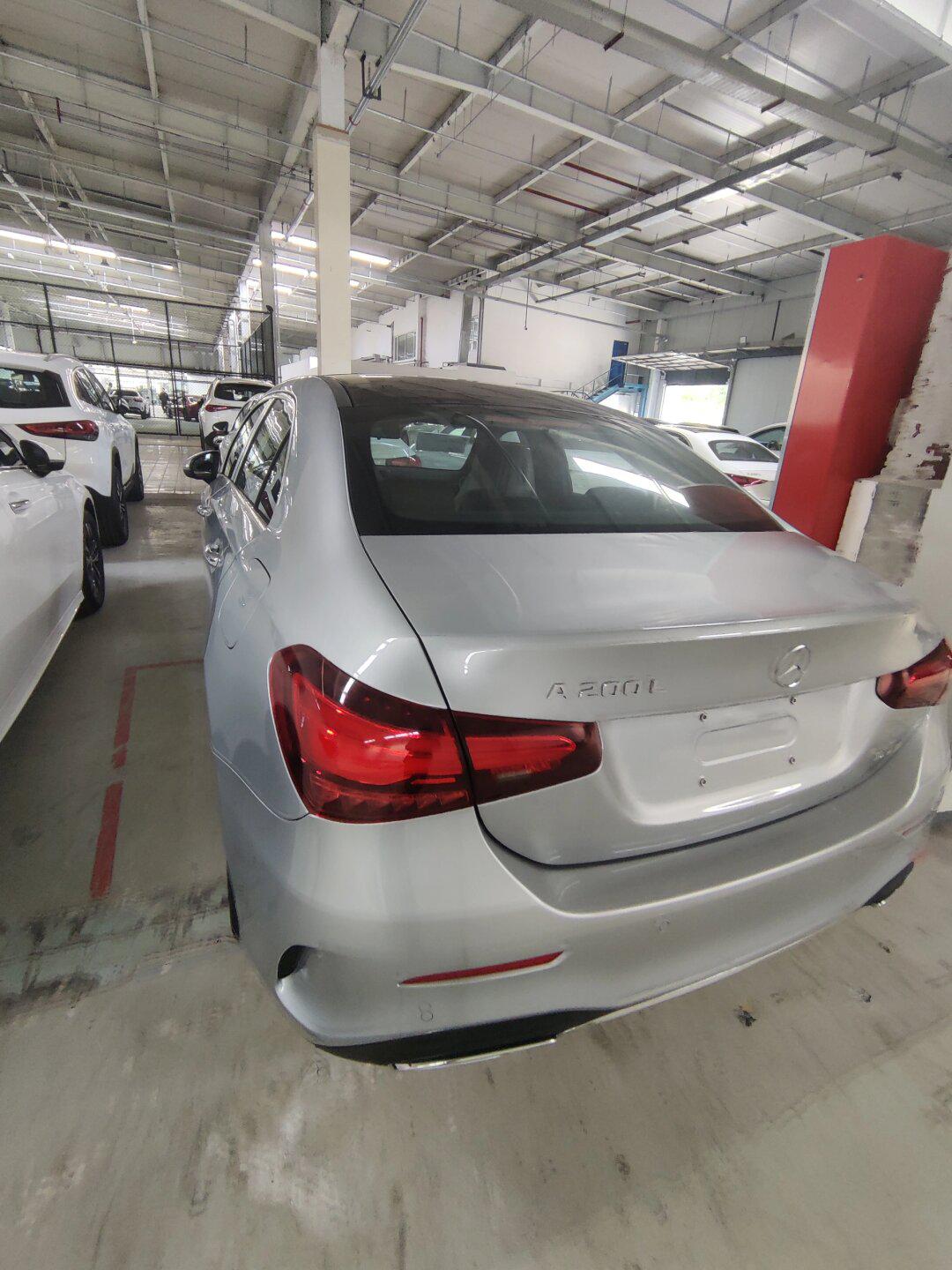 当前位置:>易车>社区>奔驰a级社区>奔驰时空银黑内a200l>