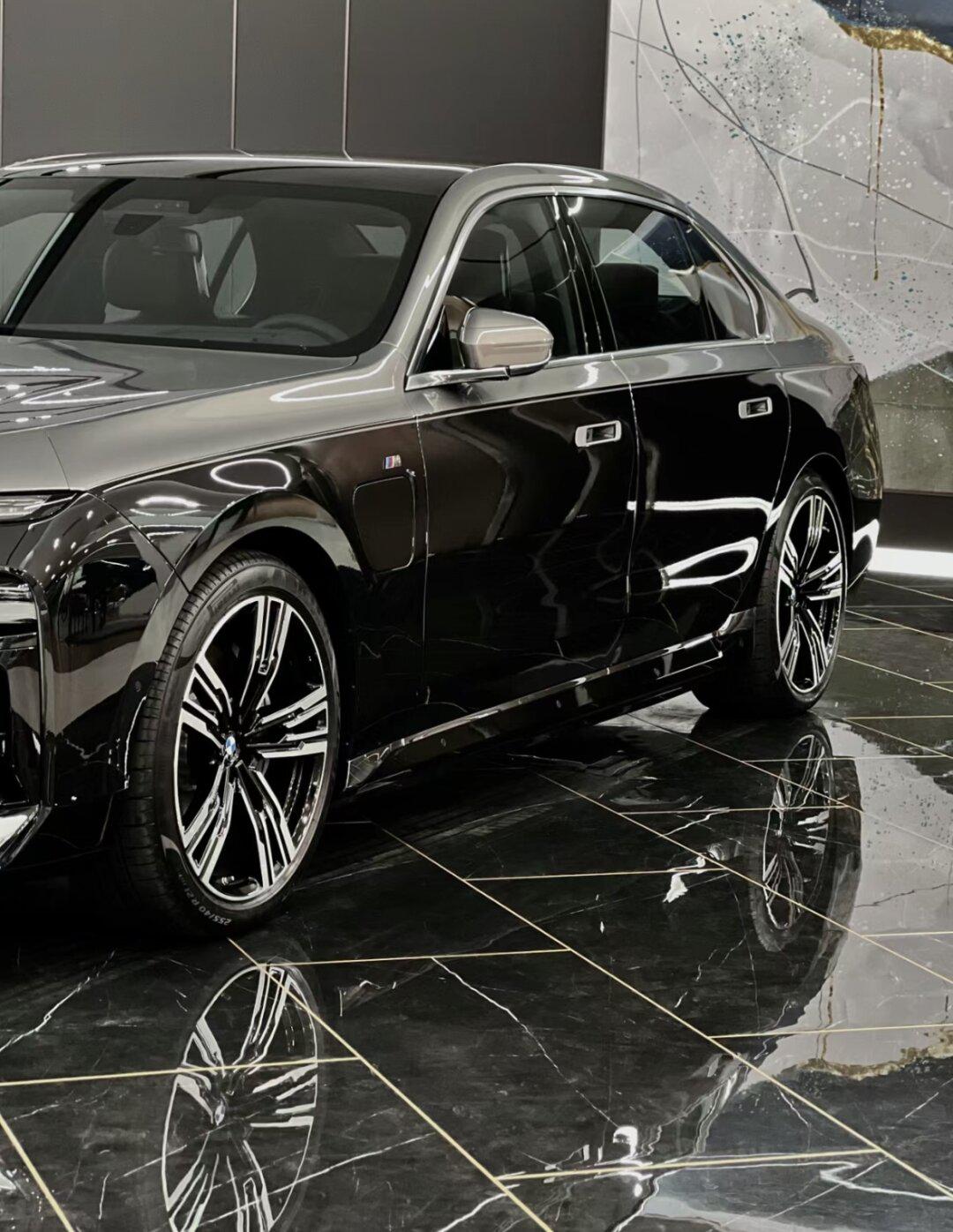 bmw 7系,流动的艺术您是喜欢双拼还是纯色_宝马7系社区_易车社区