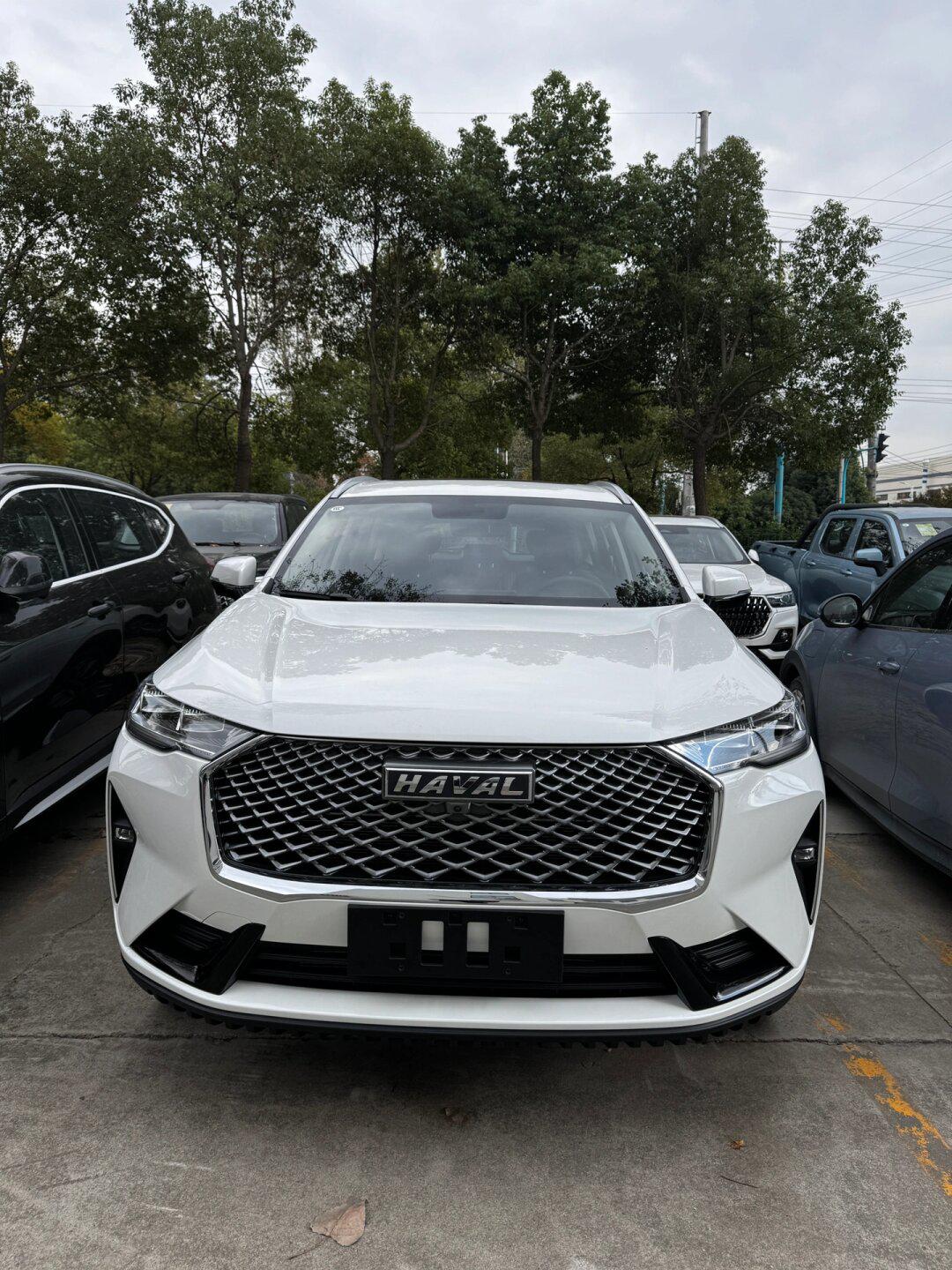 第三代h6 黑白灰 色全 你们更喜欢哪个颜色_哈弗h6社区_易车社区