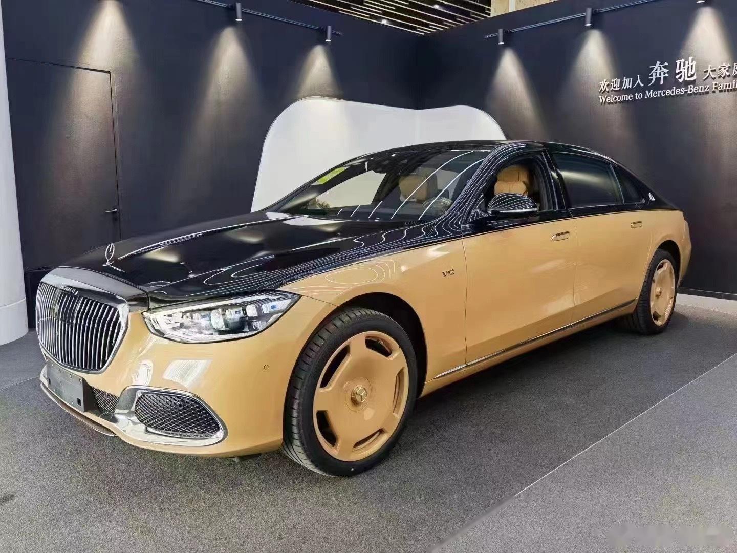 这位大哥现在优惠90万 迈巴赫s680 virgil abloh 限量版 指导价