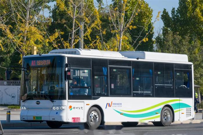 比亚迪助力郑州航空港公交全面新能源化】近日,100辆比