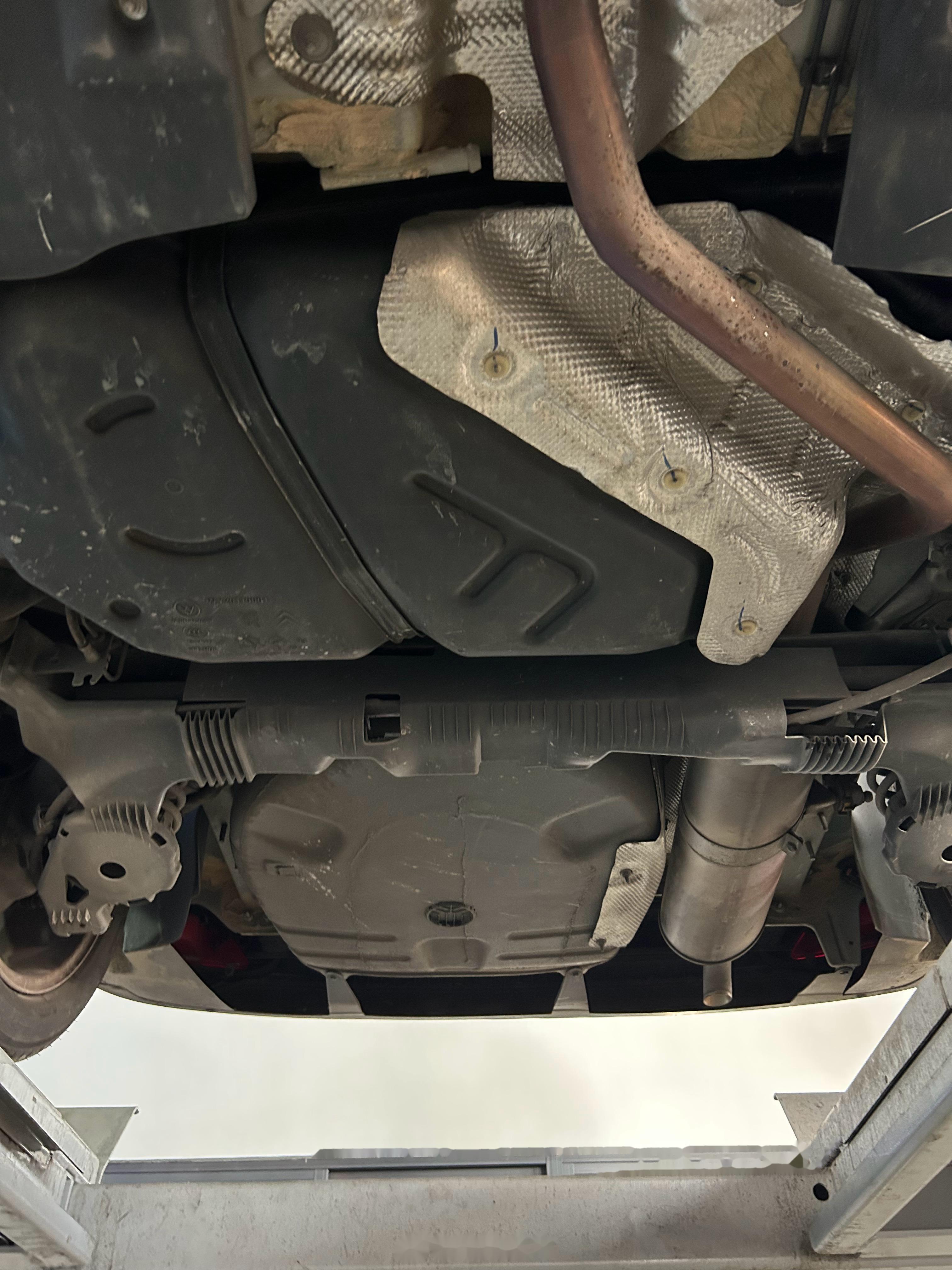 上海的车就是漂亮! 再到一台14年标致3008 2.