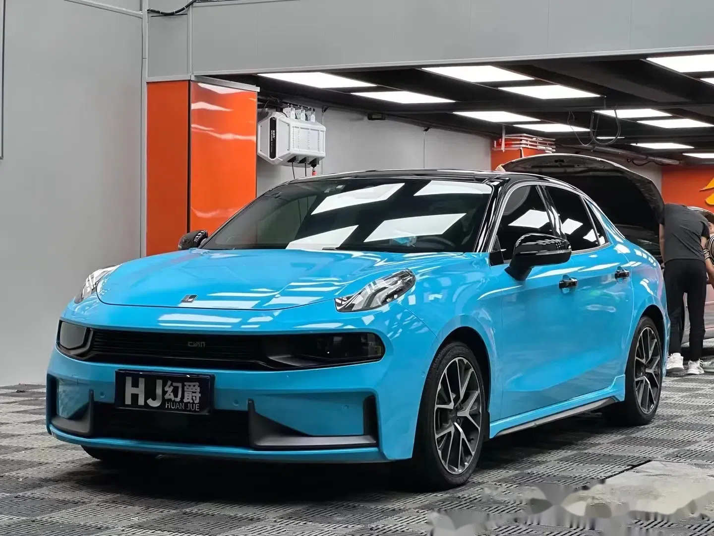 领克036015贴天空蓝73.