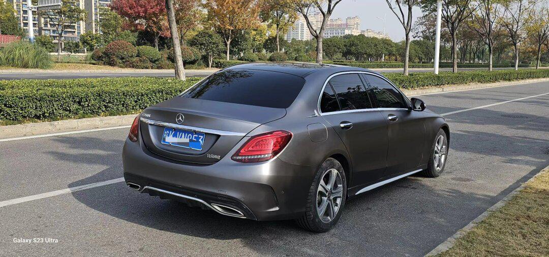 奔驰c260l改色膜amg火山灰,稳重成熟感拉满