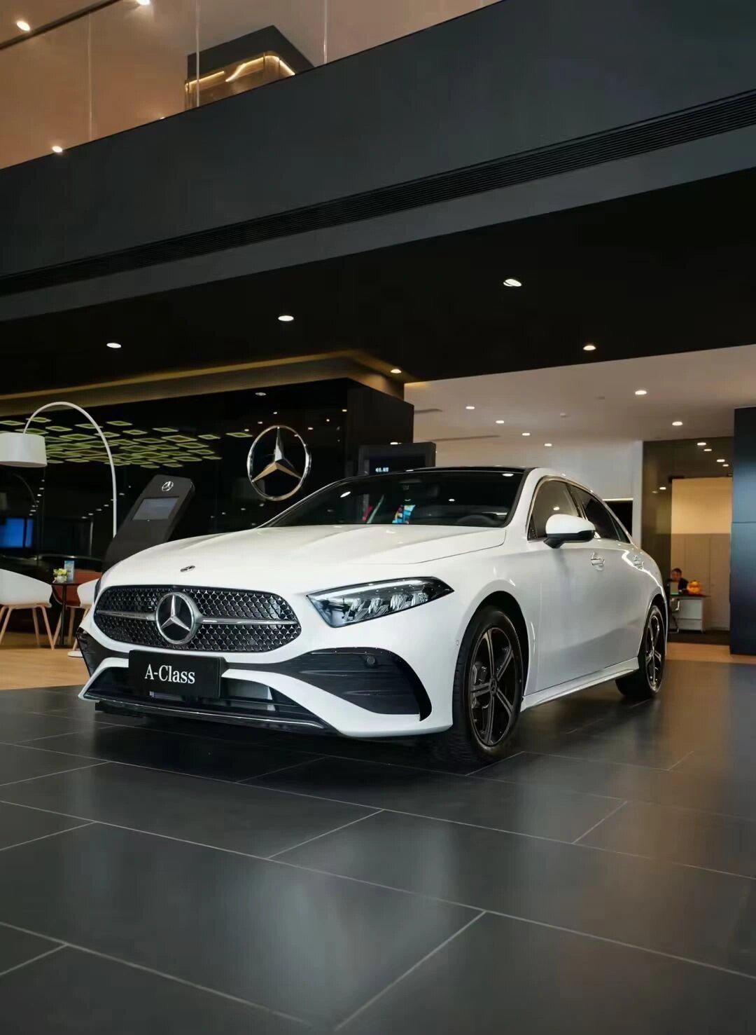 梅赛德斯-奔驰 a200l时尚型 同级独有 ①全系标配主动刹车,l2级别辅助