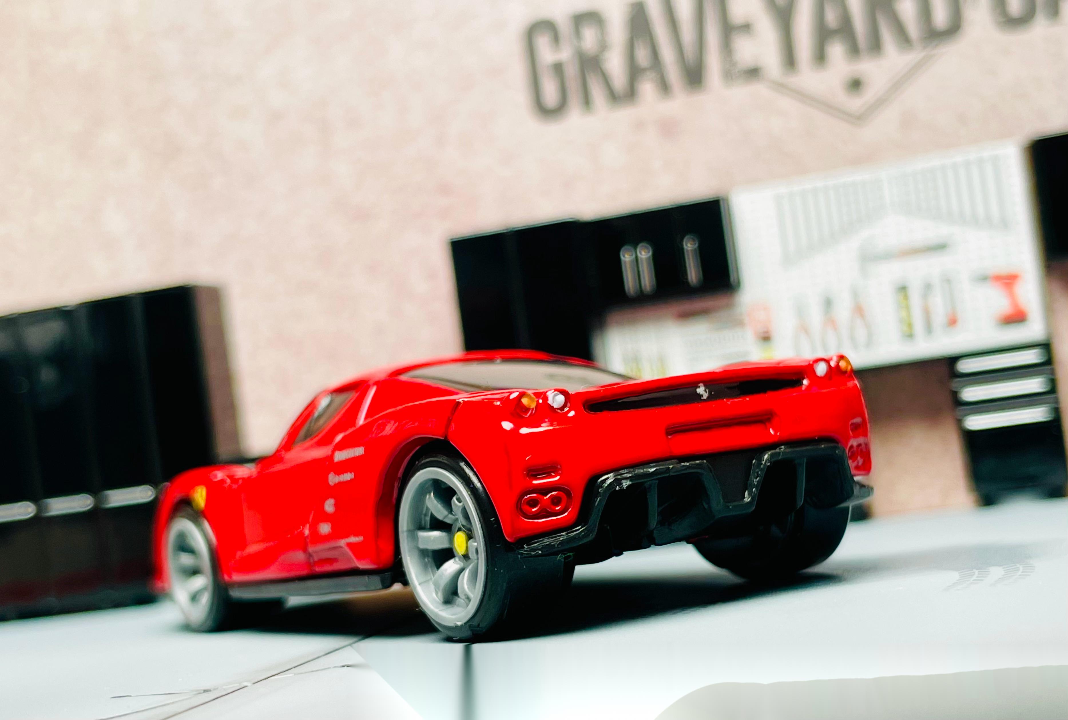 这两台风火轮法拉利小车是我个人非常喜欢的收藏,作为法拉利五大旗舰