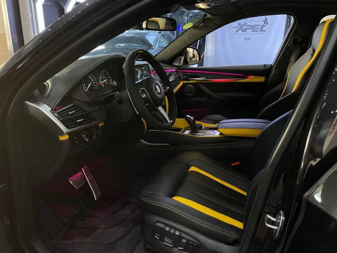 雅阁翻新白色内饰座椅