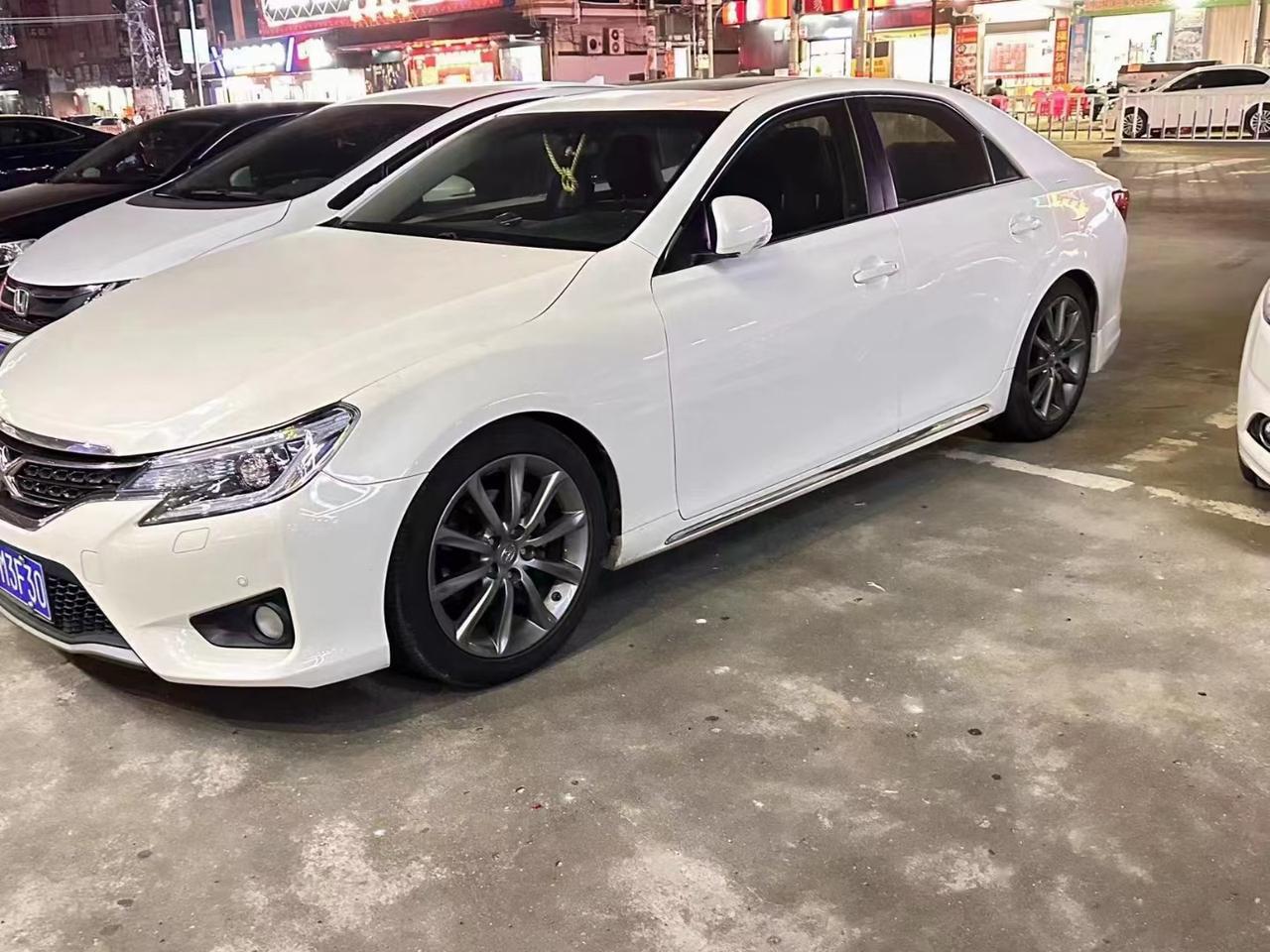 15年丰田锐志 升级ygt运动短弹簧,前后2指左右效果,降低车身,提