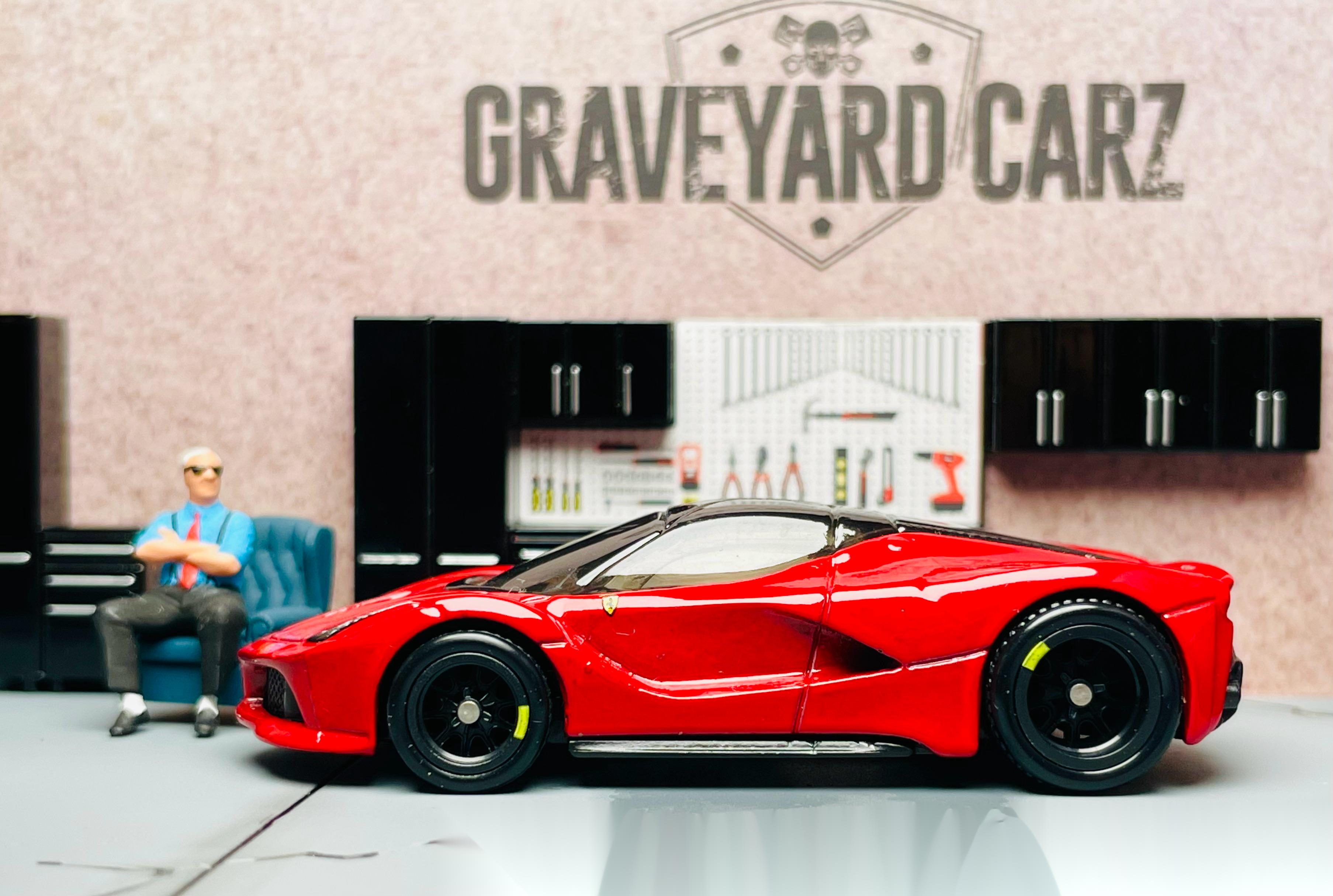 小车是我个人非常喜欢的收藏,作为法拉利五大旗舰中的两位末代英雄