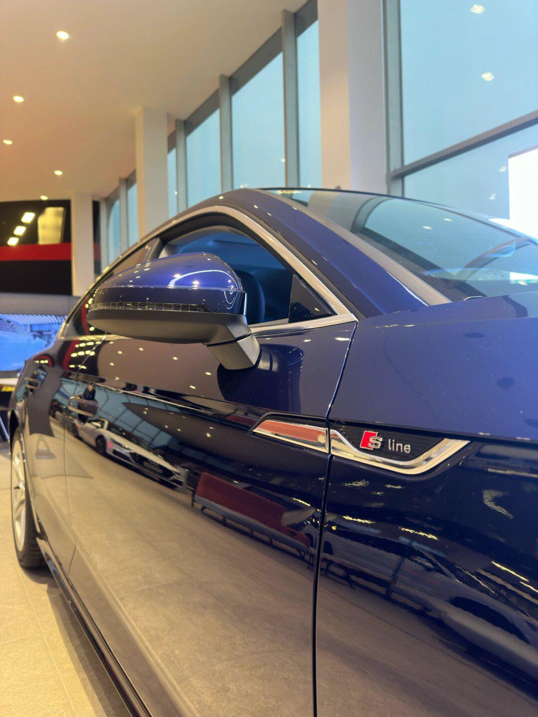 又美又飒又帅 回头率爆表 奥迪a5纳瓦拉蓝07