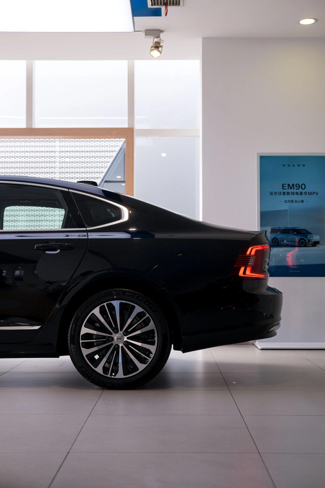 沃尔沃s90 t8,妥妥的西装暴徒 6015