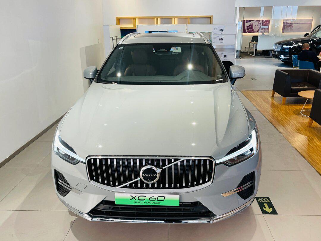 沃尔沃xc60t8智远薄雾灰到店啦