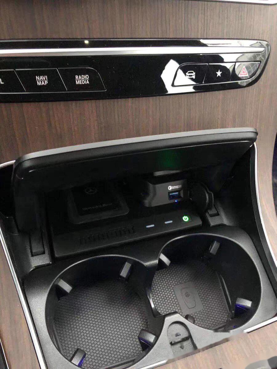 glc的无线充电神器啊 非常好用! glc充电连接carplay要从扶手箱扯出来