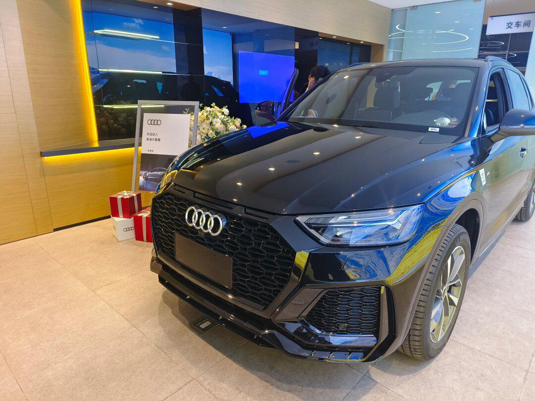 提奥迪q5l了!加装的mtm运动套件