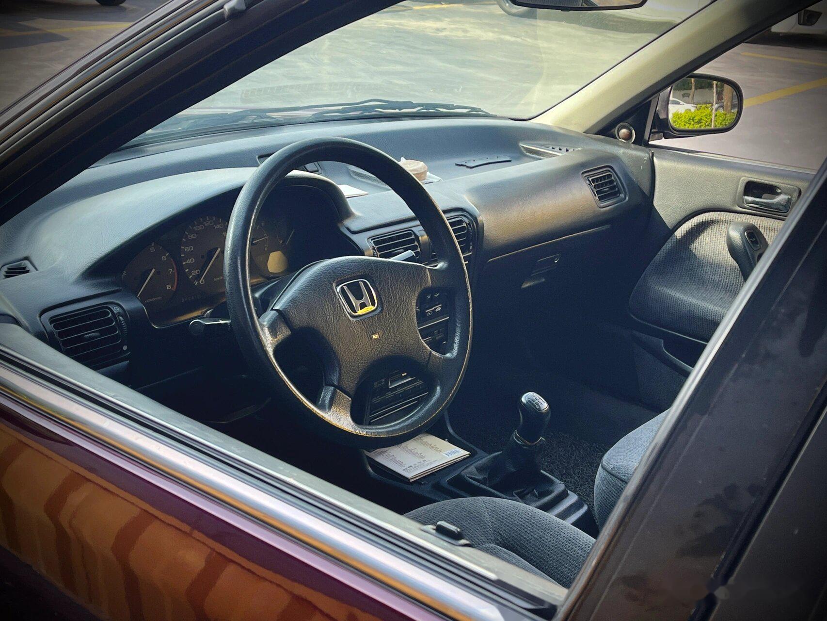 情怀无价系列-本田雅阁cb3 在18年的一个下午 在路边遇见了这台cb3