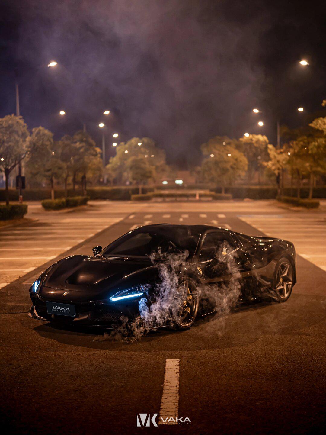 92 凌晨四点的法拉利f8