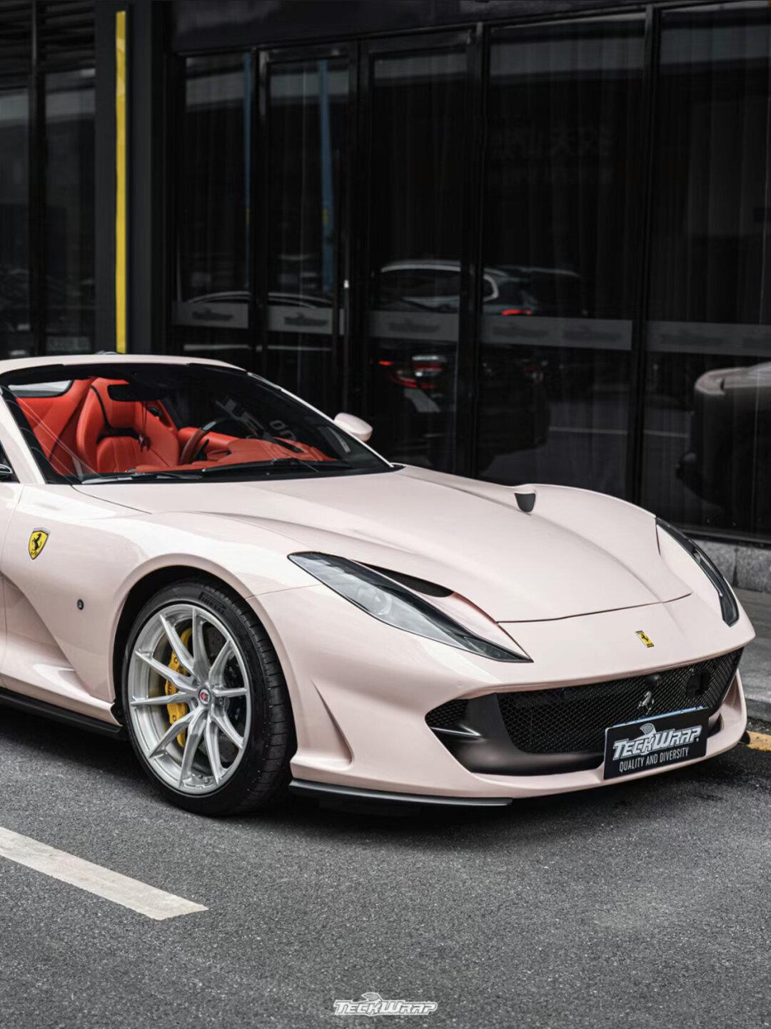 姐妹们!粉色法拉利真的美绝了!