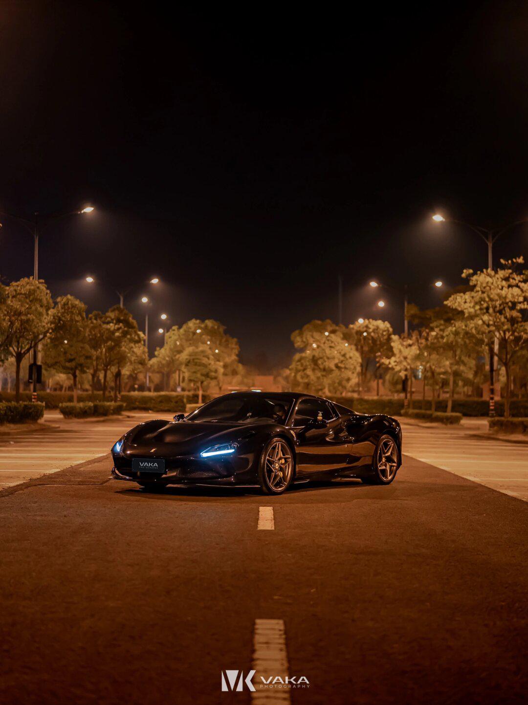 92 凌晨四点的法拉利f8