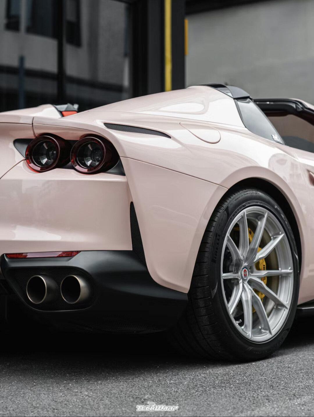 姐妹们!粉色法拉利真的美绝了!