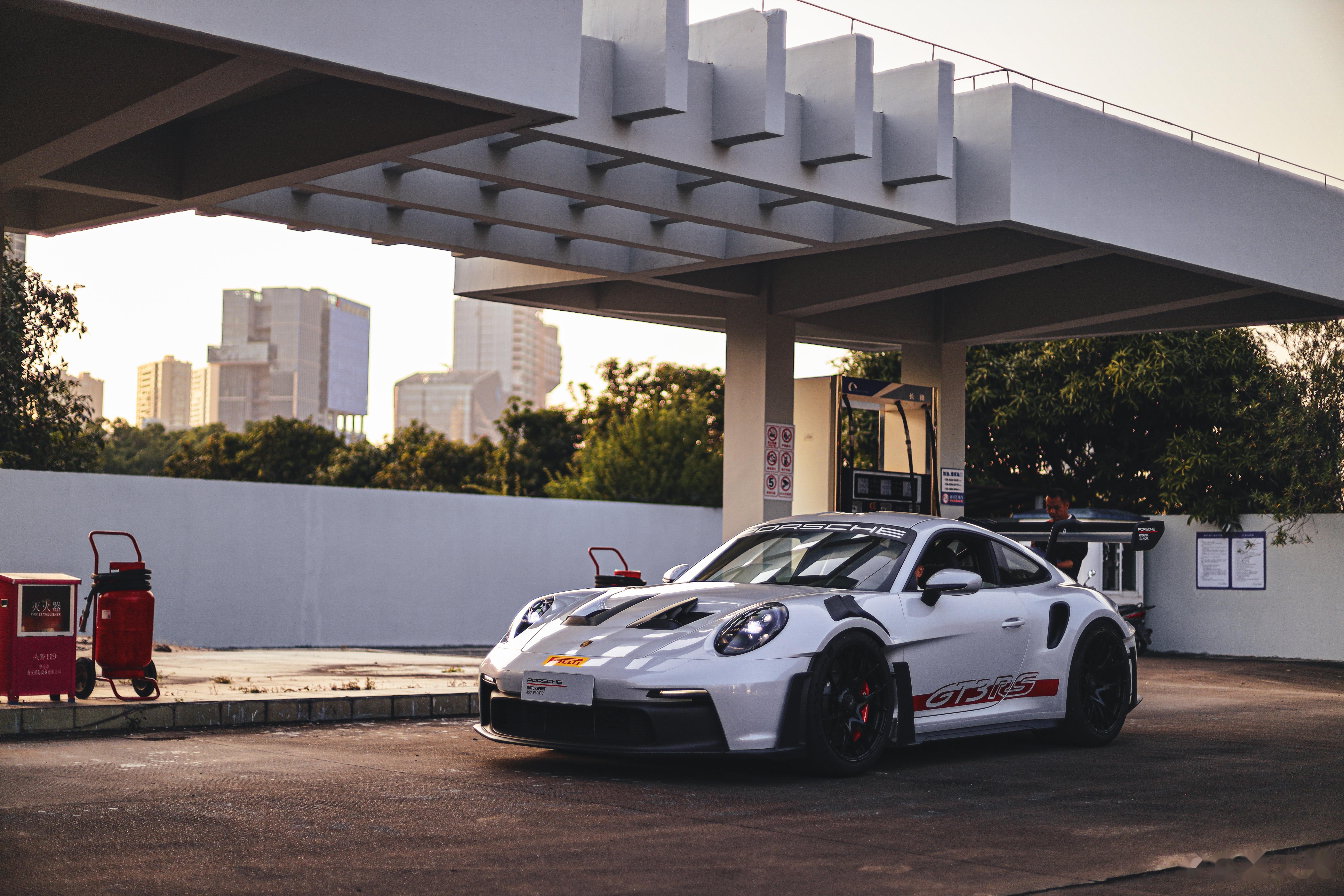 当前位置:>易车>社区>保时捷911社区>这台992gt3rs见过4回了,但每次见