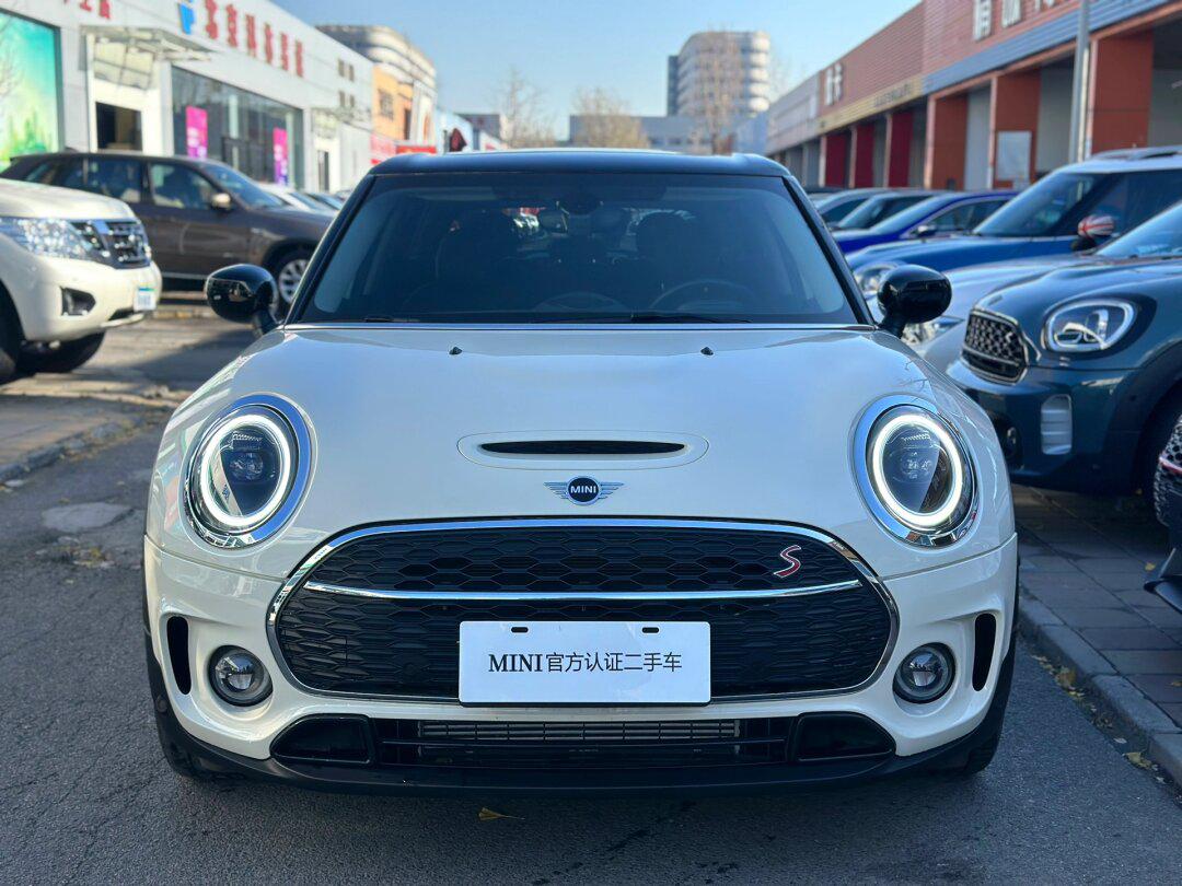 2022款 2022年上牌 mini clubman 20t鉴赏家 胡椒白 座