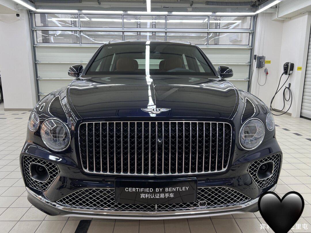 99.99%新宾利添越加长轴距雅度版